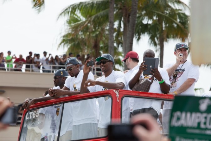 Imágenes de la celebración por la victoria del Heat.