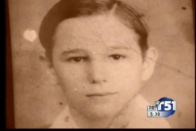 Es hijo de un emigrado gallego, Ángel Castro Argiz, casado en segundas nupcias con Lina Ruz González, descendiente de canarios.