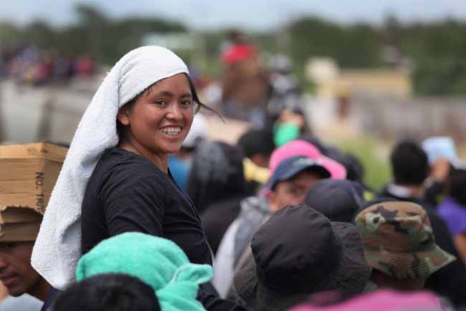 Viajeros de "la bestia" camino a la esperanza.