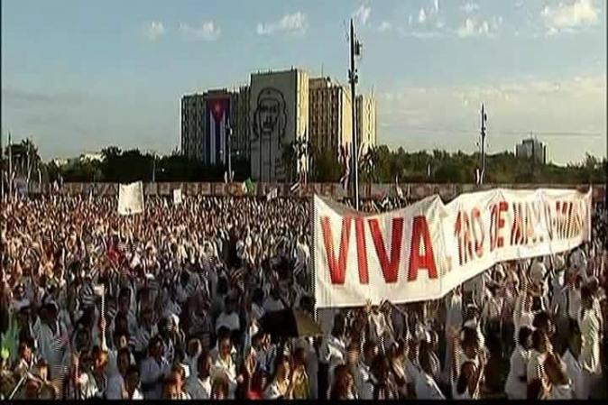 El Gobierno de Raúl Castro se propone eliminar medio millón de empleos públicos de forma progresiva hasta 2015.