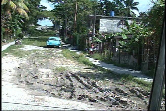 Así es la vida en El Moro, un barrio marginal entre Lawton y Mantilla, en la zona de la Víbora, La Habana.