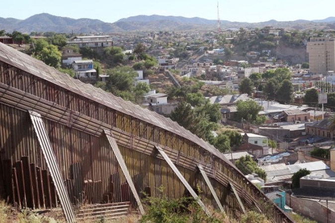 Más de las veces, son abandonados a mitad de camino.