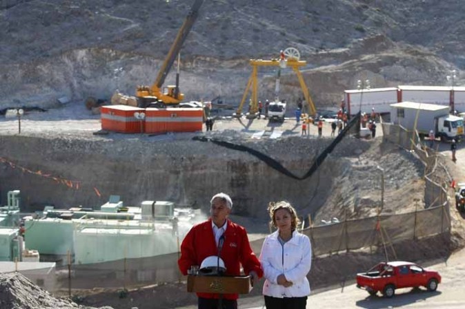 Cecilia Morel, la primera dama de Chile y el presidente Sebastián Piñera, estuvieron presentes durante el rescate.