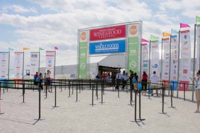 El festival de comida y vino de South Beach se celebra cada año con destacados chefs, productores, celebridades del mundo culinario y público en general, para disfrutar el verdadero sabor de Miami.