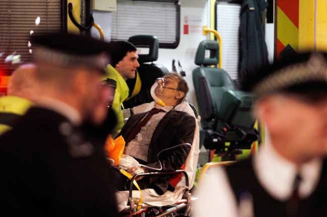 Pesadilla en Londres por el derrumbe del techo de un teatro.
