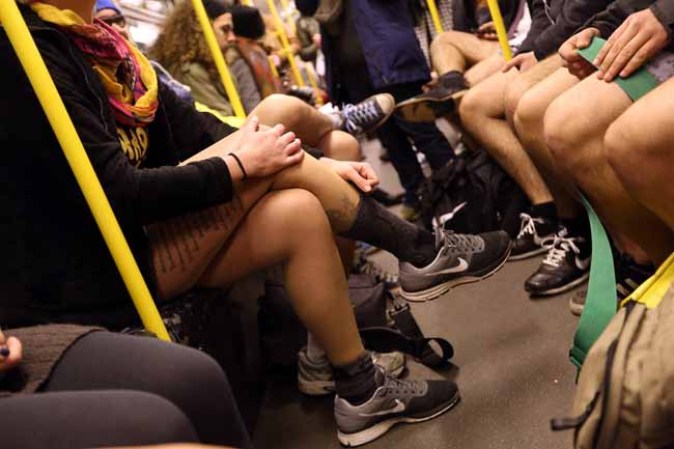 Ciudades del mundo celebran la quinta edición del día sin pantalones en el metro.
