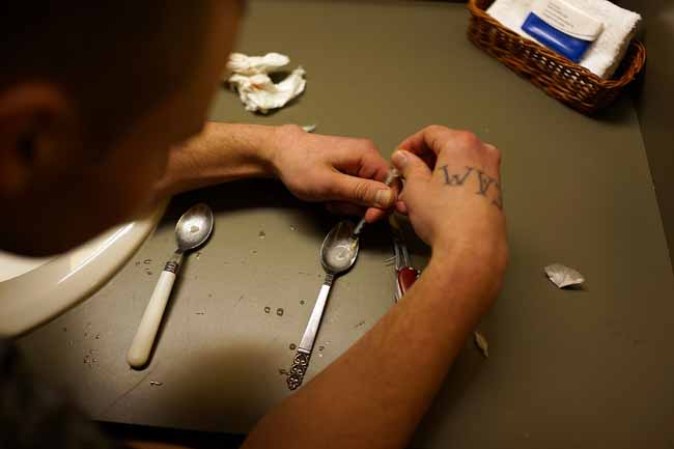 Según las estadísticas oficiales, el número de personas que reciben tratamiento por adicción a los opiáceos se ha multiplicado por diez en los últimos trece años, desde los 399 en el 2000 a los 3,898 en 2013.