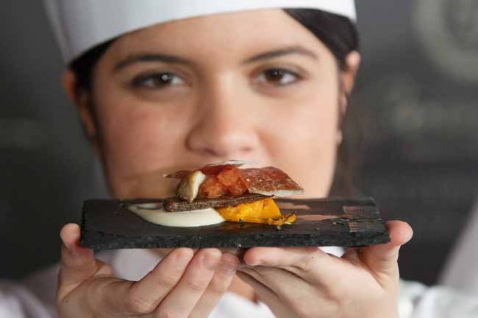 Así se elaboran las mejores tapas del mundo.