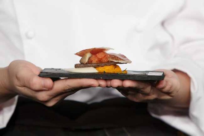 Así se elaboran las mejores tapas del mundo.
