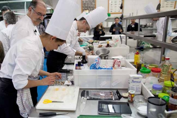 Así se elaboran las mejores tapas del mundo.