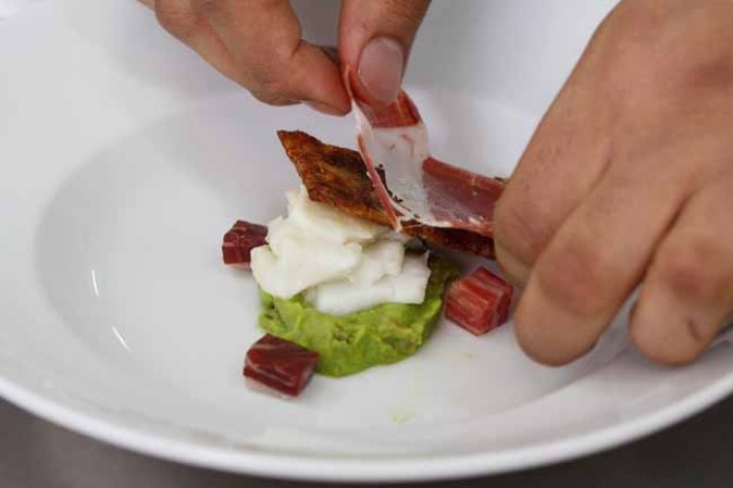 Así se elaboran las mejores tapas del mundo.