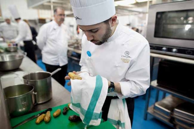 Así se elaboran las mejores tapas del mundo.