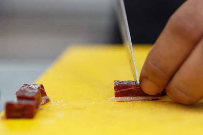 Así se elaboran las mejores tapas del mundo.