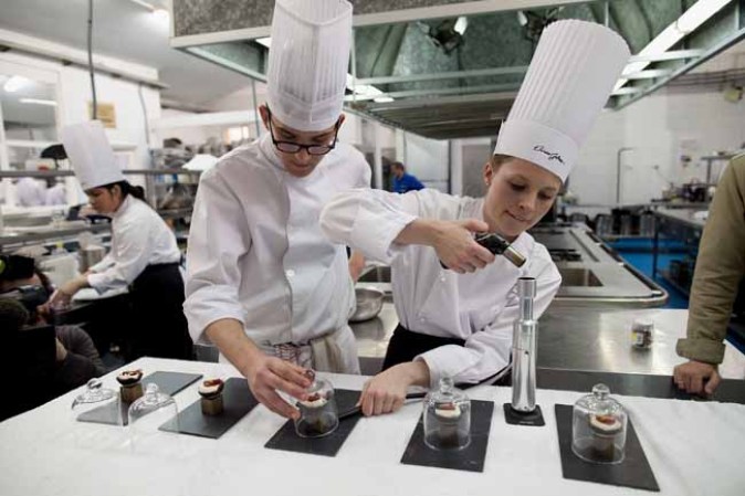Así se elaboran las mejores tapas del mundo.