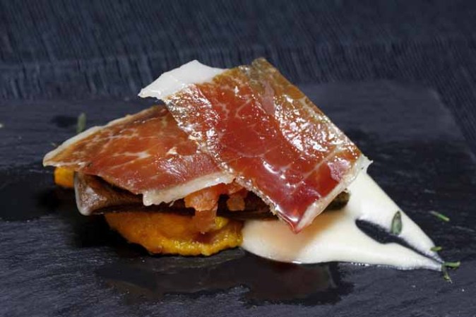 Así se elaboran las mejores tapas del mundo.