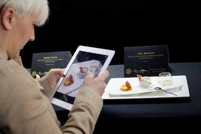 Así se elaboran las mejores tapas del mundo.
