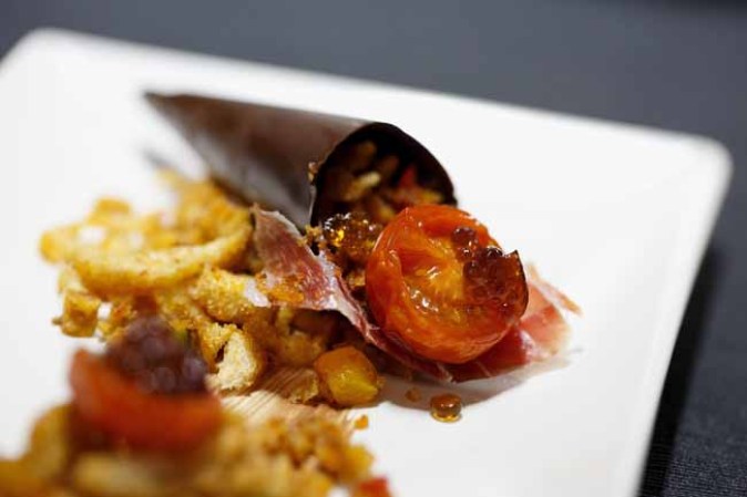 Así se elaboran las mejores tapas del mundo.