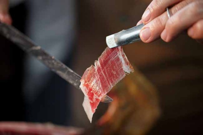 Así se elaboran las mejores tapas del mundo.