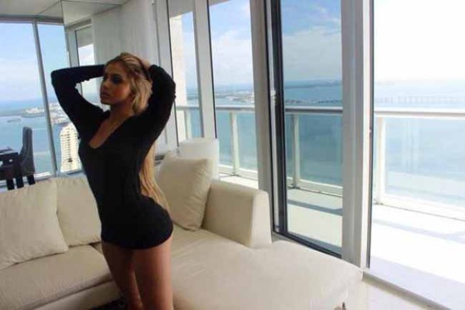 Alexa Dellanos: genio, figura y la belleza de su madre Myrka.