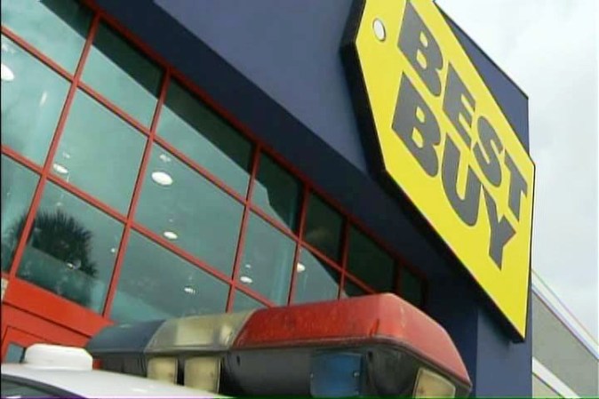 El incidente se inició en el Best Buy cerca de la Avenida 79 del Southwest y Bird Road.