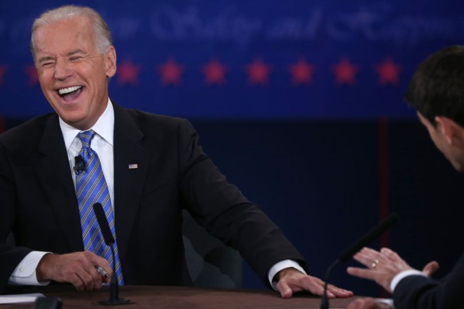 Joe Biden ha sido toda una combinación de reacciones, son risas y sonrisas irónicas ante las declaraciones de Ryan.