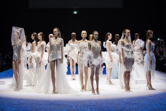 PARIS, runway del Lan YU como parte del Paris Fashion Week