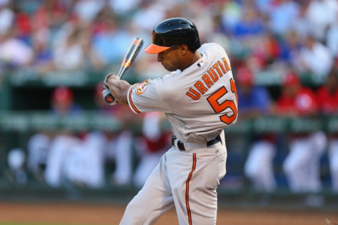 Henry Urrutia #51 de los Orioles de Baltimore. Fue subido el 19 de julio del 2003 al equipo grande. Con el Norfolk de Triple A bateó para 367. es el hijo del jardinero de los equipos Cuba Ermidelio Urrutia.