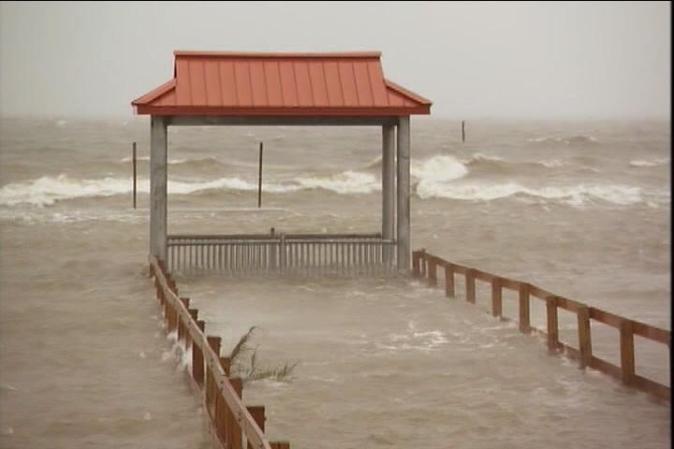 El huracán Isaac tocó tierra en el sureste de Luisiana este martes por la noche. La zona más afectada, fue una zona rural, Plaquemines.