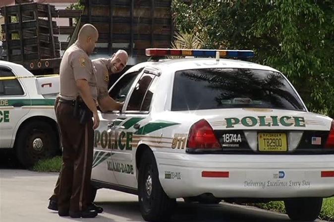 Esa discusión, según dijo la policía, terminó cuando John Juan sacó una pistola de su bolsillo y disparó múltiples veces contra su padre.