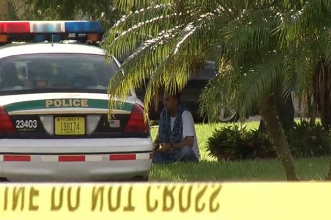 El fallecido vivía con su esposa que se encuentra de vacaciones en Texas.