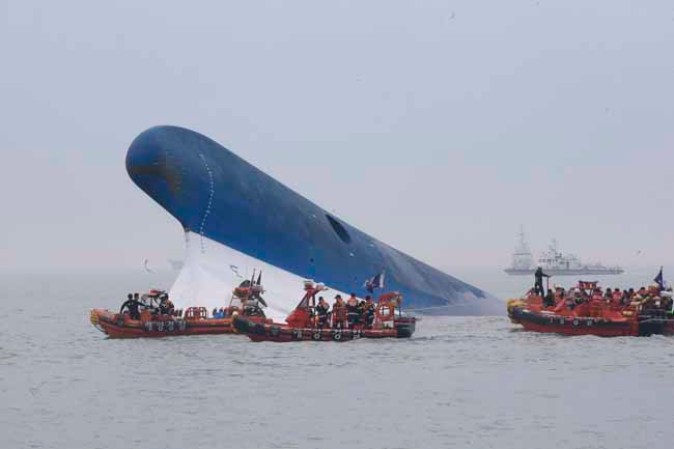 Caos y desesperación tras increíble naufragio en Surcorea.