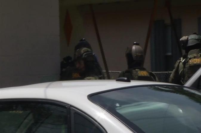 Tres personas fueron arrestadas en una misma vivienda.