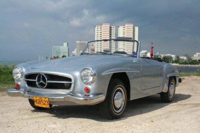 Cuña clásica Mercedes Benz año 1958. - $60,000. Juancy, 052857111 o 2096983.