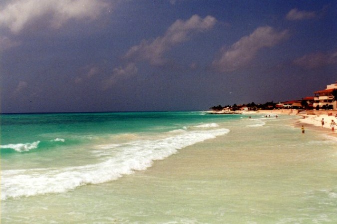 1. Playa del Carmen. En el estado de Quintana Roo se localiza el destino que ocupa el liderato de este listado; es uno de los sitios más glamurosos y visitados del Caribe mexicano y está ubicado en el corazón de la Riviera Maya.