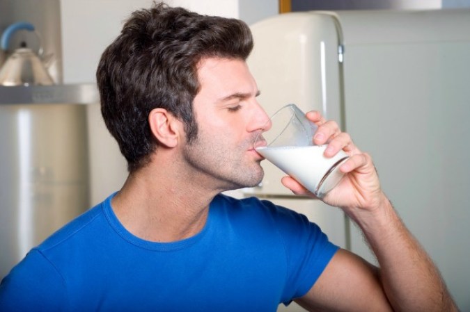 9. Afectan el semen. Los estudios de Harvard demuestran que los productos lácteos enteros afectan negativamente a la calidad de este fluido. La muestra incluye datos de 189 hombres de entre 19 y 25 años.