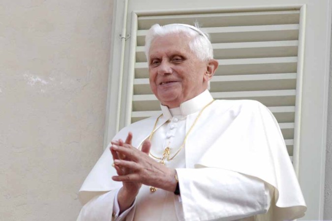 25 de noviembre de 1981: Nombrado prefecto de la Congregación para la Doctrina de la Fe por el papa Juan Pablo II; asume el cargo en marzo de 1982.