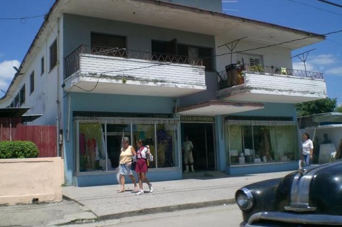 Antigua tienda Centro comercial del cotorro