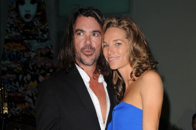 Darren Johnson y Ashley Davis durante la muestra The Arts Fund at Boulan South Beach Penthouse.