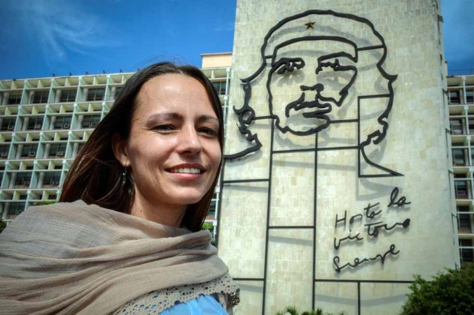 15 DE NOVIEMBRE DE 2012: La guerrillera de origen holandés Tanja Nijmeijer, llega a La Habana como representante de las FARC para las negociaciones de paz con el gobierno colombiano.