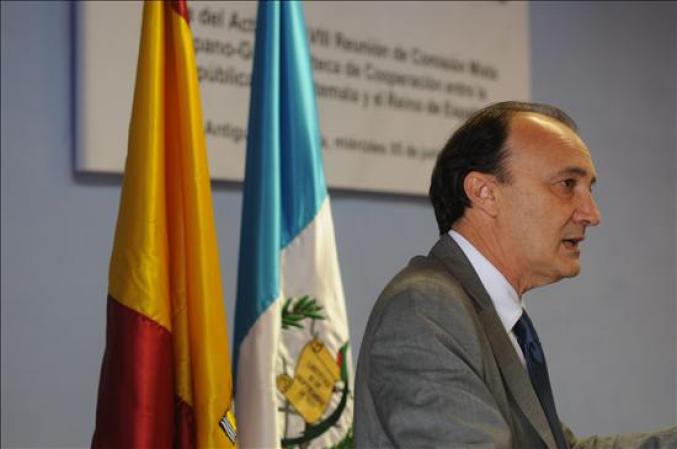 6 DE SEPTIEMBRE -- El Secretario de Estado de Cooperación Internacional y para Iberoamérica, Jesús Gracia, desmintió hoy haber propuesto un supuesto "pacto" a la familia del cubano Oswaldo Payá hasta que el político español Angel Carromero, condenado en Cuba por la muerte del disidente, fuera juzgado en aquel país, como asegura Carlos, el hermano del opositor.