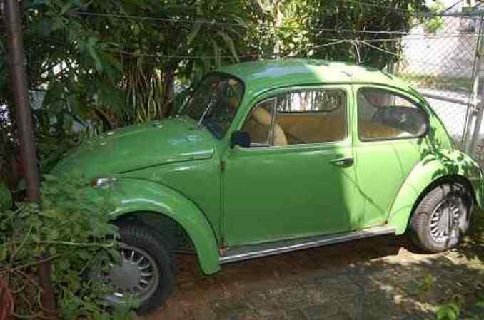 Vendo VW - $8,500. Ivette o Eduardo 2038722<br />52902593