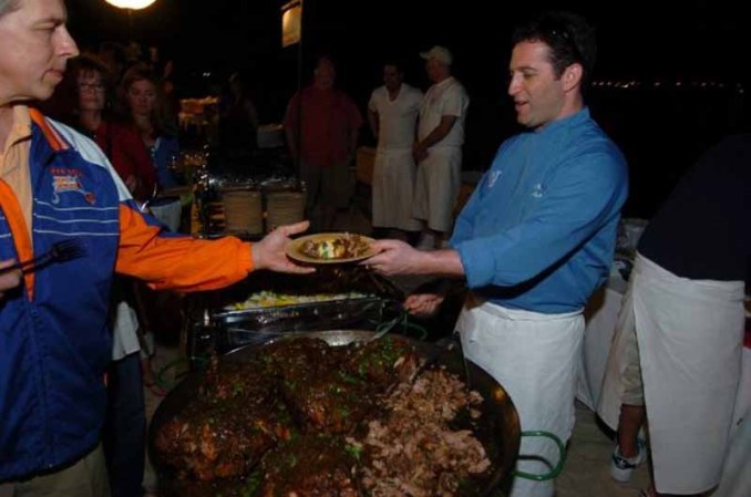 El festival de comida y vino de South Beach se celebra cada año con destacados chefs, productores, celebridades del mundo culinario y público en general, para disfrutar el verdadero sabor de Miami.