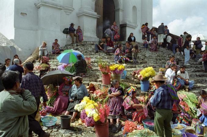 SEPTIMO LUGAR: Le corresponde a Guatemala, donde los mercados callejeros, como éste de Chichicastenango, son comunes.