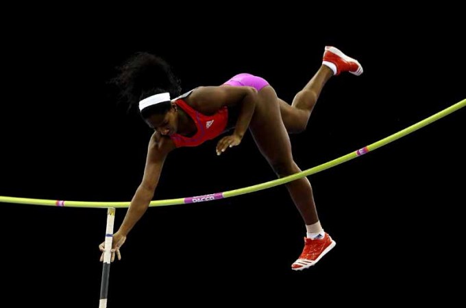 13 DE FEBRERO: Yarisley Silva compite en salto con pértiga durante el British Grand Prix de Atletismo en Birmingham, Inglaterra.