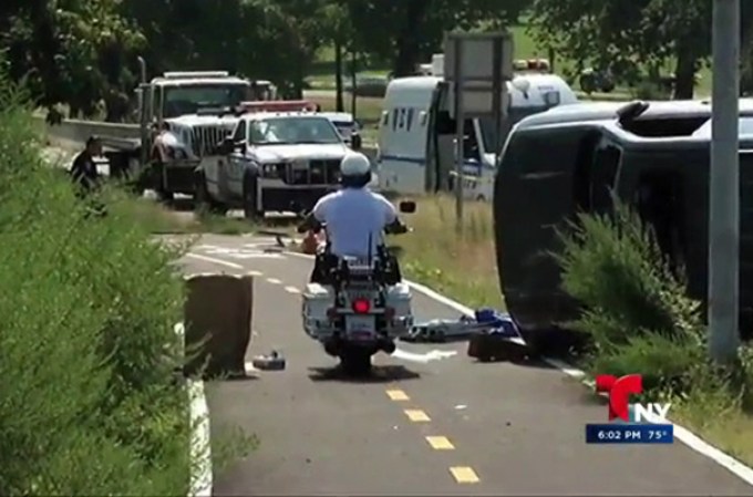 El hombre que acompañaba a la joven y quien conducía el vehículo, José Jiménez, de 28 años, resultó con heridas menores.