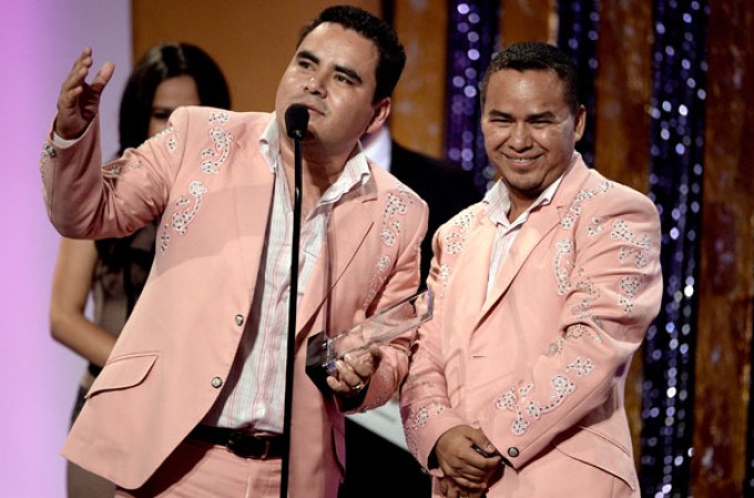 El grupo "El Trono de México" en los Billboard Mexicanos 2013.