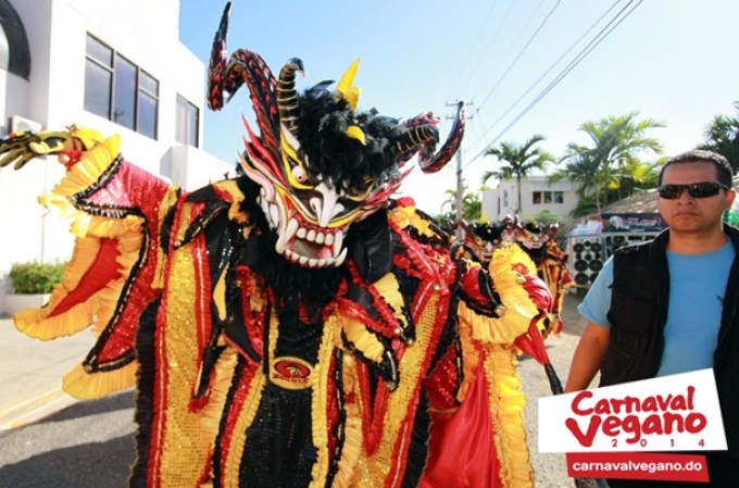 Imágenes del Carnaval Vegano 2014 desde la Vega, República Dominicana.