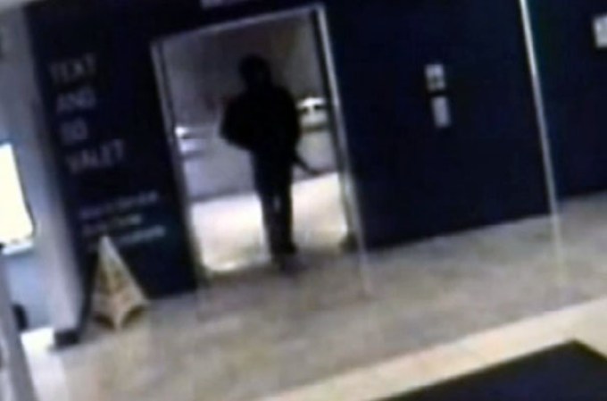 Las autoridades revelan nuevas imágenes del pistolero, Richard Shoop, que atemorizó al centro comercial “Garden State Plaza”, en Nueva Jersey.