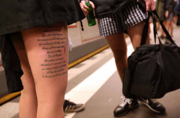 Ciudades del mundo celebran la quinta edición del día sin pantalones en el metro.