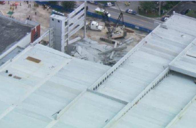 Imágenes tomadas desde el helicóptero deTelemundo 51 tras derrumbarse un garaje de varios pisos en el recinto del Miami-Dade College del Doral